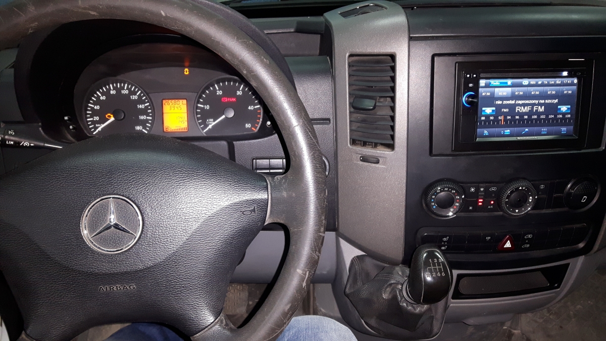 Mercedes sprinter.jpg
